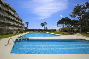 Charming flat with pool, garden & terrace | Next to the beach - Image 3