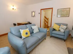 Cottage with garden & terrace - Image 2