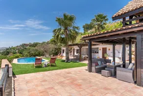 Holiday Home 'La Haima' with Sea Views, Wi-Fi and Air Conditioning - Image 2
