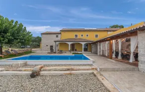 Familienorientierte Villa mit Grill und Pool - Image 3