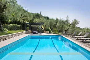 Villa avec piscine privée, jacuzzi et terrasse - Image 3