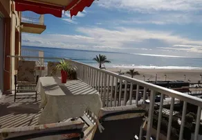 Appartement avec jardin, terrasse et internet haut débit | Vue mer | Adapté au travail à distance - Image 2
