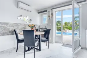 Appartement avec barbecue, jardin et terrasse | Vue jardin - Image 4