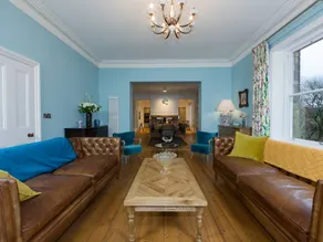 Family-friendly cottage with garden - Image 3