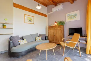 Apartment with BBQ, garden & terrace | Garden view - Image 4