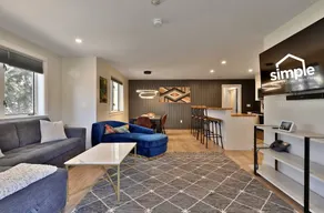 Appartement en copropriété adapté aux familles avec jardin, piscine et barbecue | Vue montagne | Parfait pour le travail à distance - Image 4