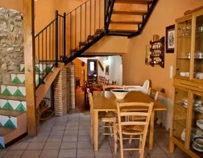 House with terrace, garden & barbeque | City view - Image 4