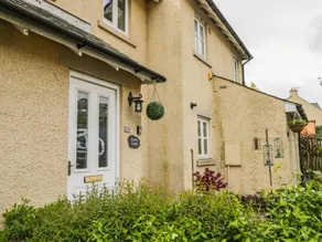 Cottage with garden & terrace - Image 2