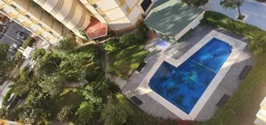 Wohnung mit privatem Pool und Garten | Stadtblick - Image 2
