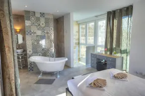 Nice house with terrace - Image 3