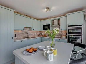 Charmant cottage avec barbecue et jardin | Vue sur l'eau | À côté de la plage | Avec animaux acceptés - Image 4