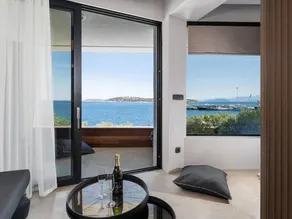 Seannamon Sea View Suite 1 steps from the beach - Image 4