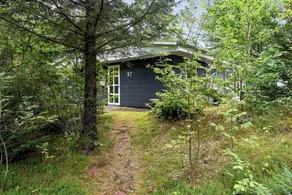 Holiday home with barbeque & terrace - Image 2