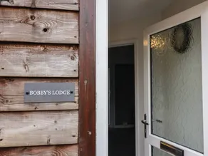Cottage with garden - Image 3