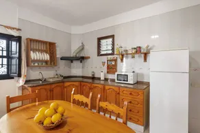 Holiday Home 'María José' with Mountain Views, Private Terrace and Wi-Fi - Image 5