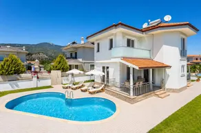 Family-oriented villa with BBQ, terrace & private pool - Image 4