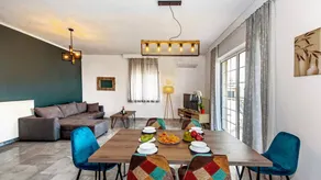 Holiday apartment with private pool, terrace & garden - Image 3
