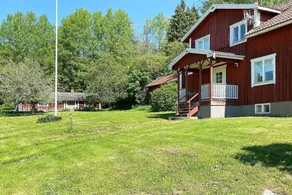 Holiday home with garden - Image 3