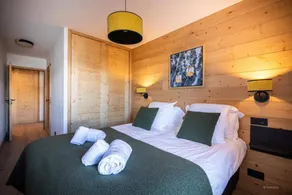 Wifi, 10m from ski slopes, swimming pool, sauna, hammam, balcony, parking, ski locker, 76-101m² - Image 2