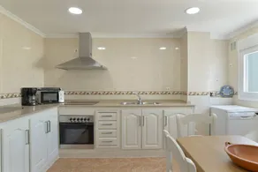 Fully equipped flat | City view | Beach nearby | Perfect for remote work - Image 4