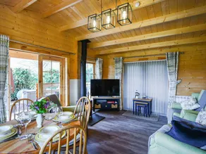Child-friendly wonderful cottage with BBQ, garden & jacuzzi | Dogs allowed - Image 4