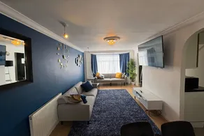Child-friendly holiday home with garden - Image 2
