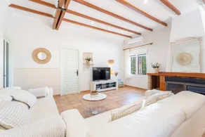 House with garden, terrace & BBQ - Image 4