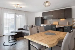 Flat with terrace - Image 2