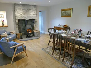 Cottage with barbecue & garden | River view - Image 5