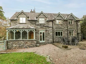 Cottage with garden - Image 2