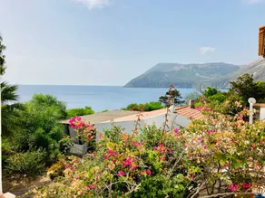 Holiday apartment with terrace | Beach view - Image 2