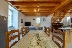 Holiday home with barbeque, terrace & garden | Mountain view - Image 5