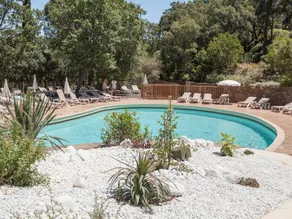 Apartment with terrace & pool - Image 3
