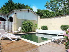 Charming house with terrace, private pool & garden - Image 2