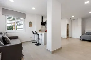 Kinderfreundliches gemütliches Studio mit Garten und Pool | Stadtblick | Ideal für Homeoffice - Image 4