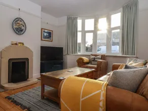 Child-friendly cottage with garden | Next to the beach - Image 4