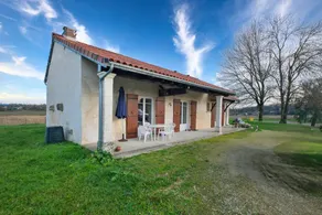 Holiday home with BBQ, terrace & garden | Garden view - Image 4
