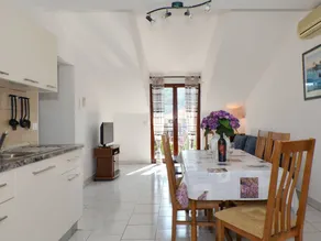Apartamento con jardín y barbacoa - Image 5