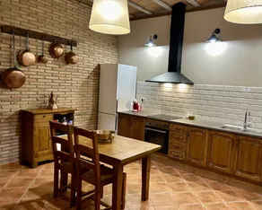 Fully equipped ample house with terrace, pool & barbecue | Perfect for remote work - Image 5