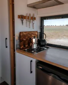 Magical Tiny House with Amazing Stargazing and Deck in Victoria - Image 3