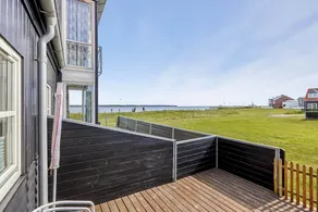 Fully equipped holiday home with BBQ, garden & hot tub | Sea view | Close to the beach | Pet-friendly - Image 2