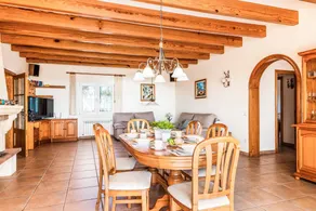 Villa with terrace, BBQ & garden - Image 3