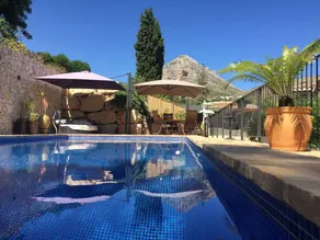 Maison de vacances avec terrasse, piscine privée et jardin - Image 3