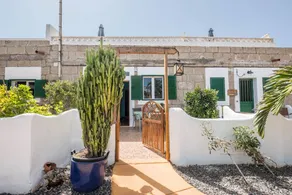 House with BBQ, garden & terrace | Sea view - Image 2
