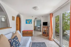 Holiday Home 'Casita Partido' with Mountain Views, Private Garden and Wi-Fi - Image 4