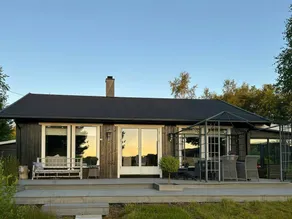 Child-friendly charming house with garden, barbeque & terrace | Water view | Pets allowed - Image 2