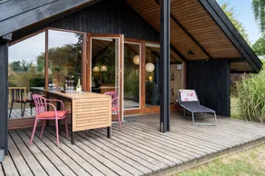 Holiday home with terrace & barbeque - Image 5