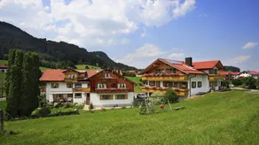Family-oriented holiday apartment with terrace, sauna & garden | Mountain view - Image 5