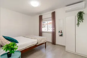 Luxury Private Room with shared washroom for 2 people - Image 3