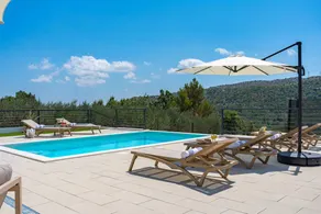 Villa Nacle with heated Pool near Omiš - Image 2